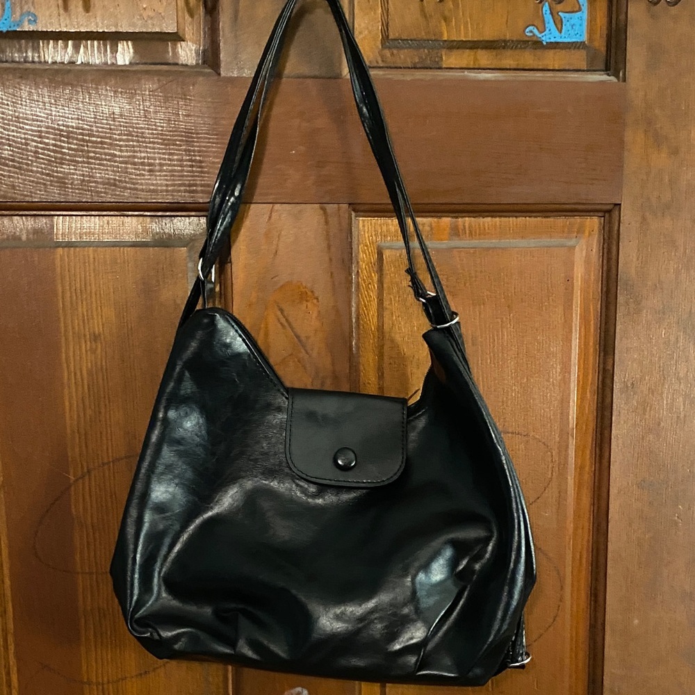 Elegant Black Leather Shoulder Bag